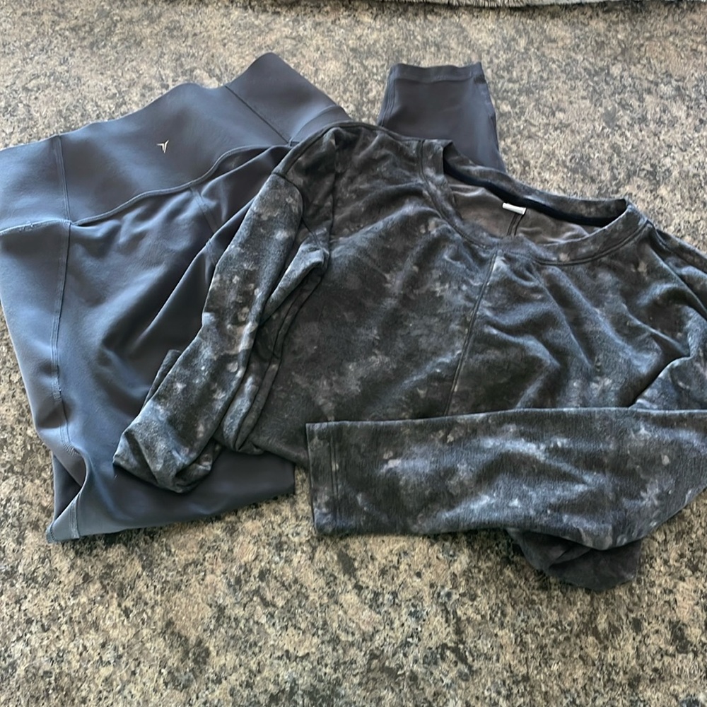 Old navy active pants and top grey M